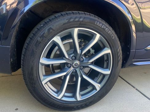 Used 2019 Volvo XC90 T5 Momentum w/ Advanced Package image 12