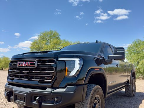 Used 2024 GMC Sierra 2500 AT4X w/ AT4X AEV Edition image 2