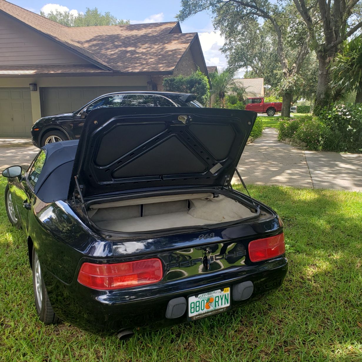 Used 1995 Porsche 968 Cabriolet RWD image 6