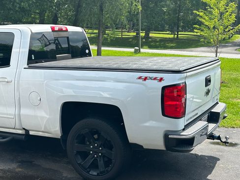 Used 2017 Chevrolet Silverado 1500 LT w/ All Star Edition AWD/4WD image 4