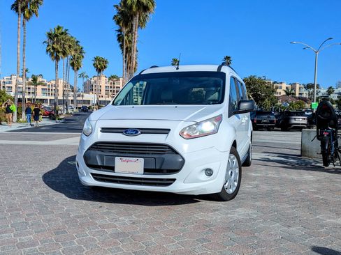 Used 2014 Ford Transit Connect XLT image 5
