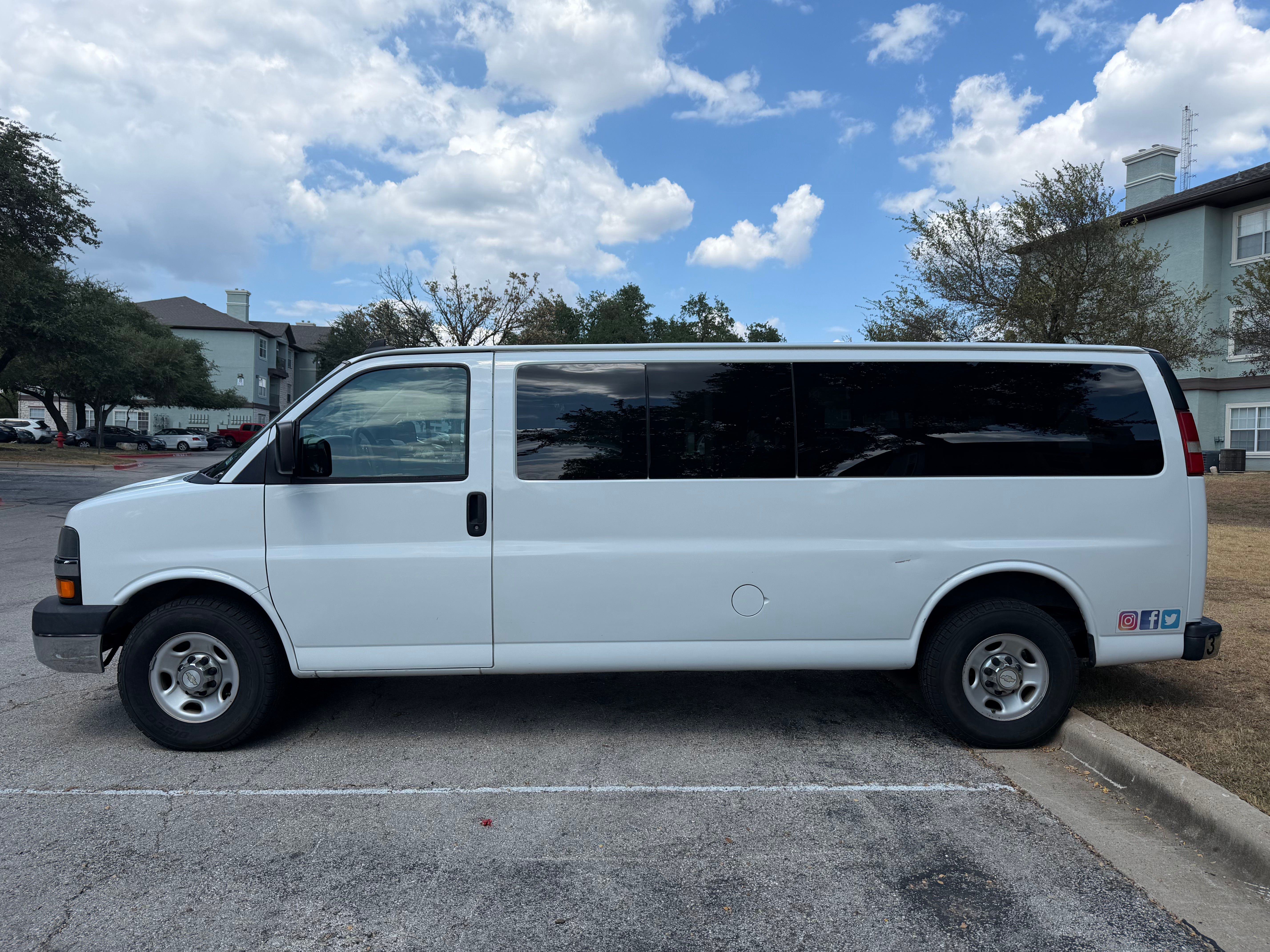 Used 2016 Chevrolet Express 3500 LT w/ LT Preferred Equipment Group RWD image 2