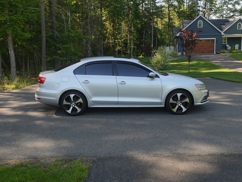 Used 2015 Volkswagen Jetta TDI SEL FWD image 10