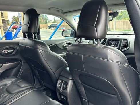 Used 2021 Jeep Cherokee Latitude Lux image 24