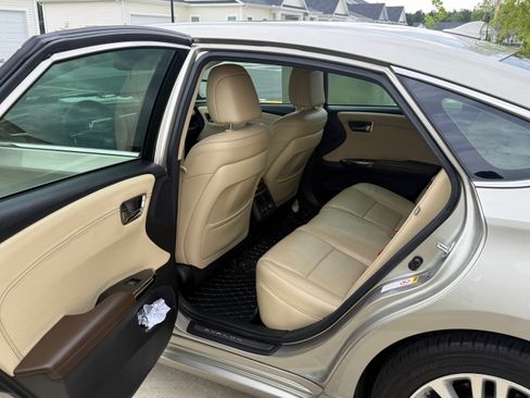 Used 2013 Toyota Avalon Limited FWD image 13