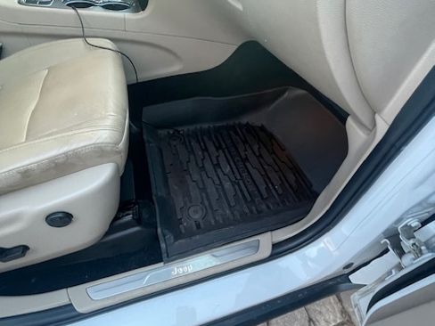 Used 2021 Jeep Grand Cherokee Limited image 18