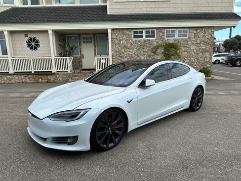 Used 2019 Tesla Model S Performance AWD/4WD image 6