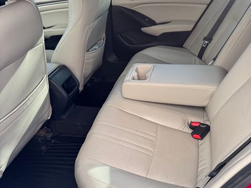 Used 2018 Honda Accord LX image 9