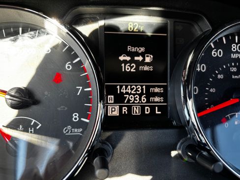 Used 2011 Nissan Rogue SV image 10