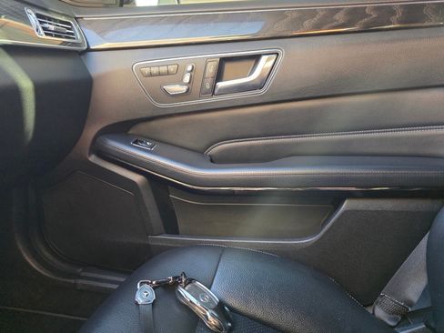 Used 2016 Mercedes-Benz E 350 Sedan image 5