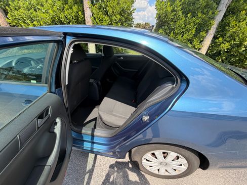 Used 2016 Volkswagen Jetta S image 6