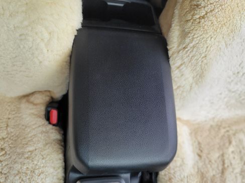 Used 2018 Toyota Tacoma SR5 image 19