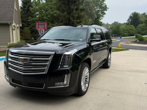 Used 2016 Cadillac Escalade ESV Platinum AWD/4WD image 2