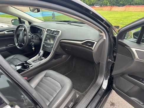 Used 2014 Ford Fusion SE w/ Equipment Group 502A FWD image 12