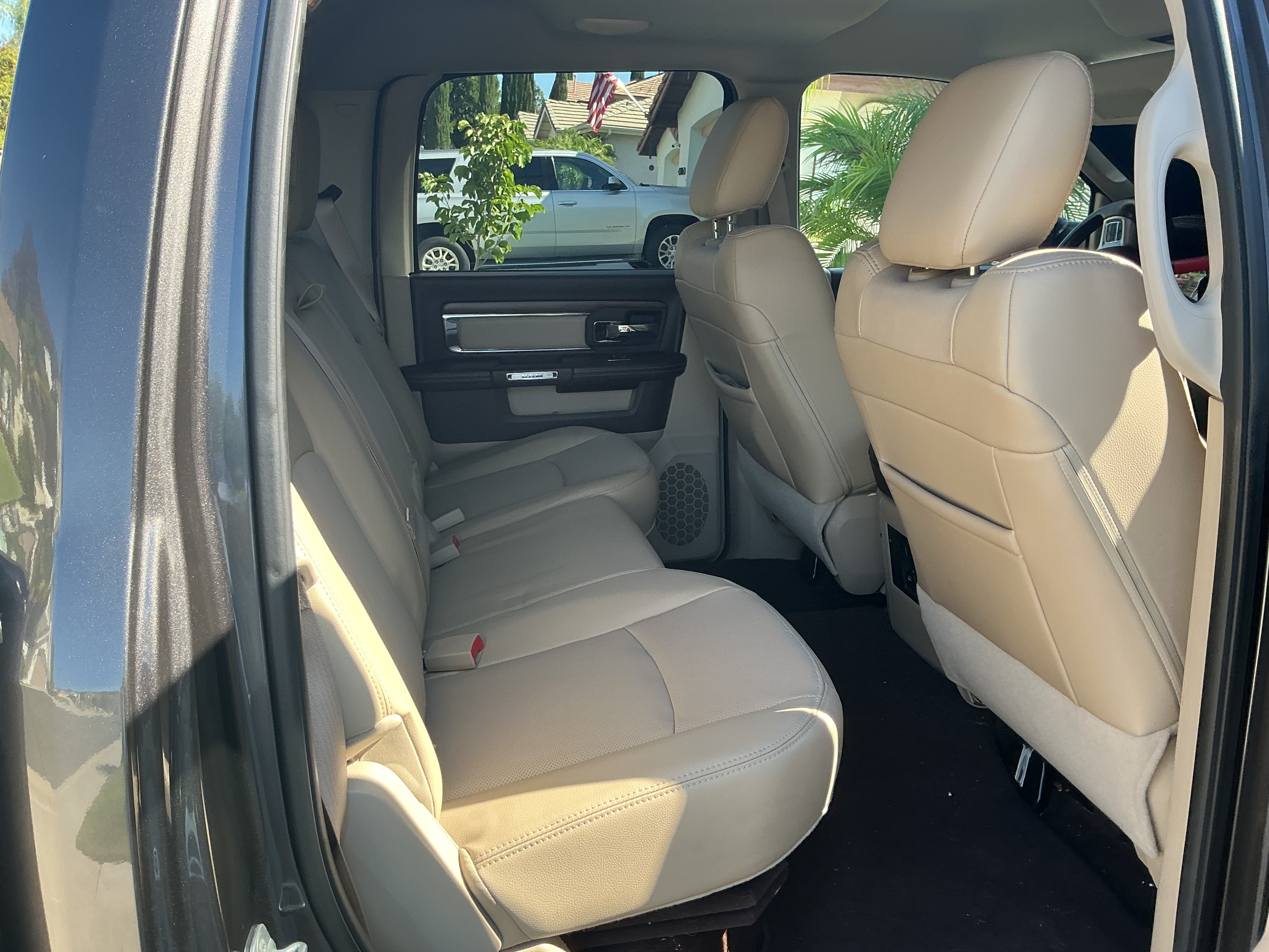 Used 2014 RAM 2500 Laramie AWD/4WD image 6