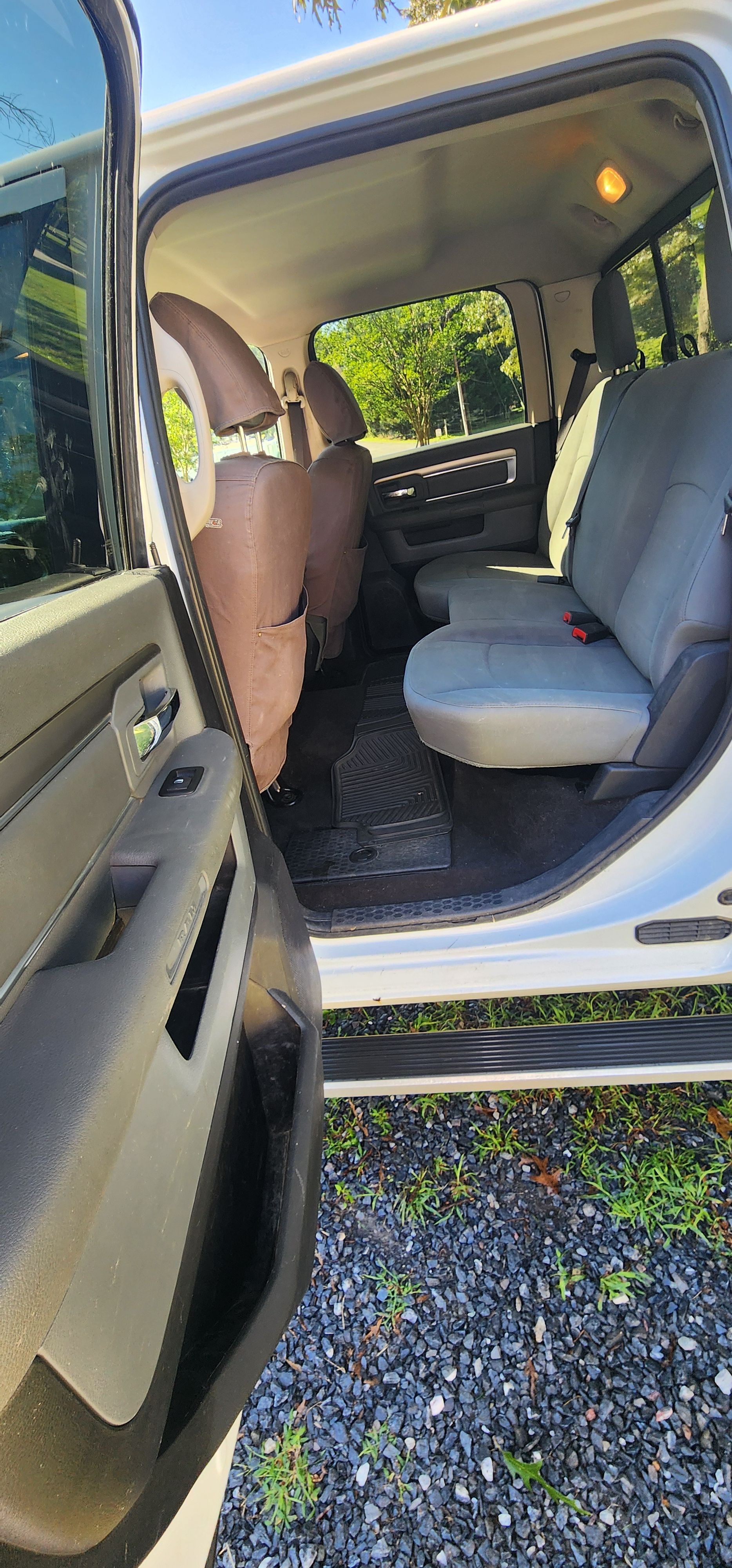Used 2017 RAM 2500 SLT AWD/4WD image 11