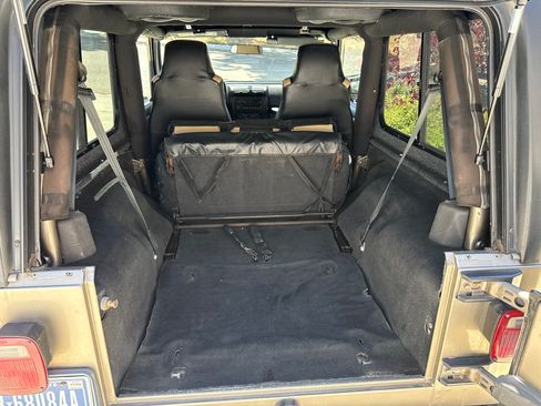 Used 2004 Jeep Wrangler 4WD image 5