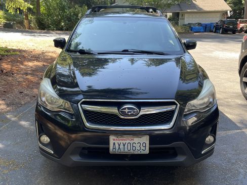 Used 2016 Subaru Crosstrek 2.0i Premium w/ Moonroof Package AWD/4WD image 1