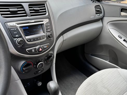 Used 2016 Hyundai Accent SE FWD image 9