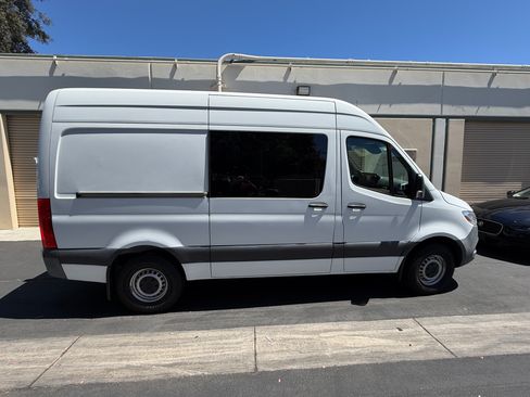 Used 2019 Mercedes-Benz Sprinter 144 image 1