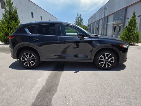 Used 2018 MAZDA CX-5 Touring image 1