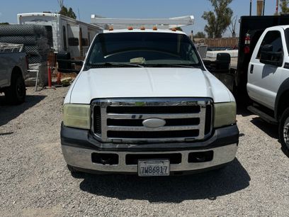 Used 2005 Ford F350 2WD Crew Cab DRW Super Duty