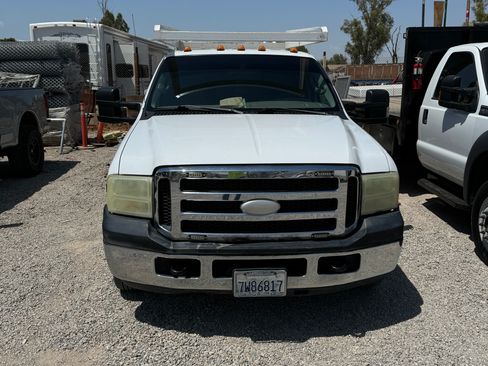 Used 2005 Ford F350 2WD Crew Cab DRW Super Duty image 1