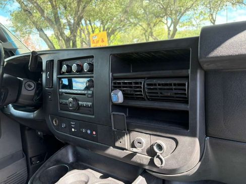 Used 2016 Chevrolet Express 2500 Extended image 15