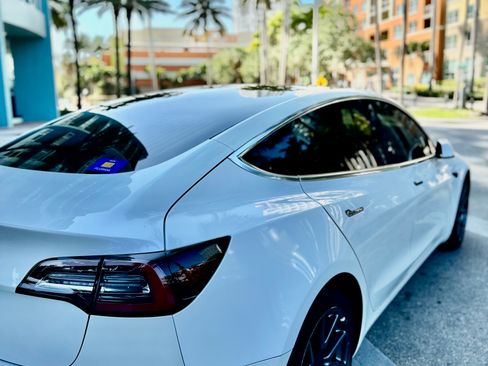 Used 2020 Tesla Model 3 RWD image 4