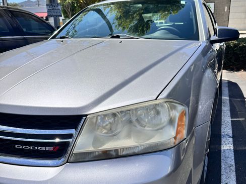Used 2013 Dodge Avenger SE FWD image 2