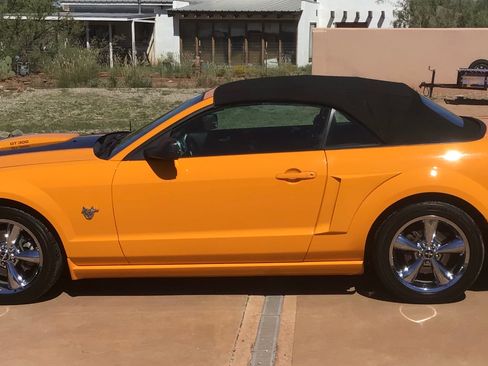 Used 2009 Ford Mustang GT Premium image 6