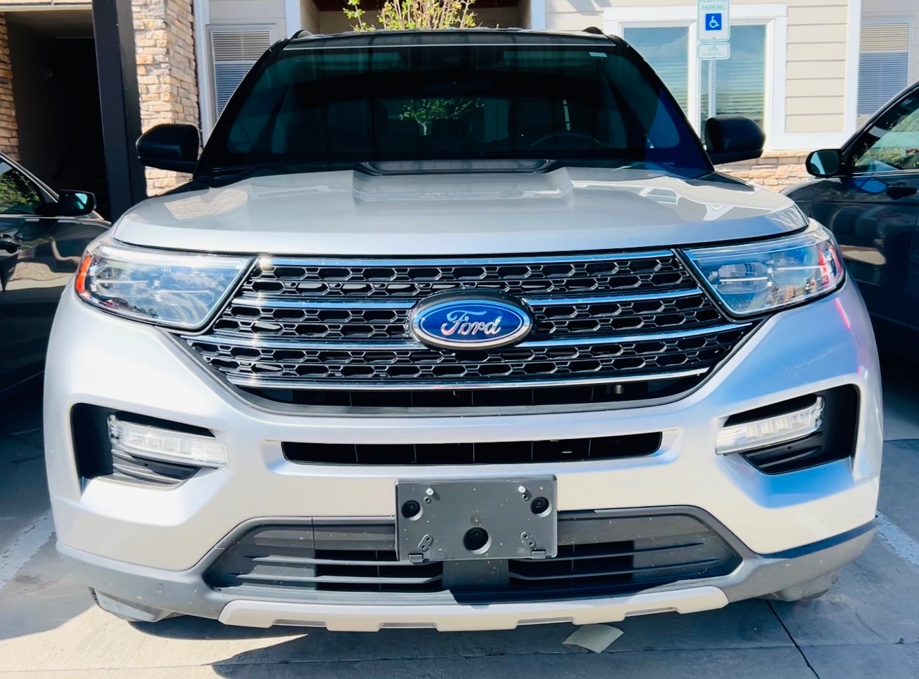 Used 2023 Ford Explorer XLT w/ Equipment Group 202A AWD/4WD image 4