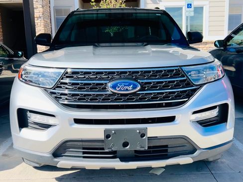 Used 2023 Ford Explorer XLT w/ Equipment Group 202A AWD/4WD image 4