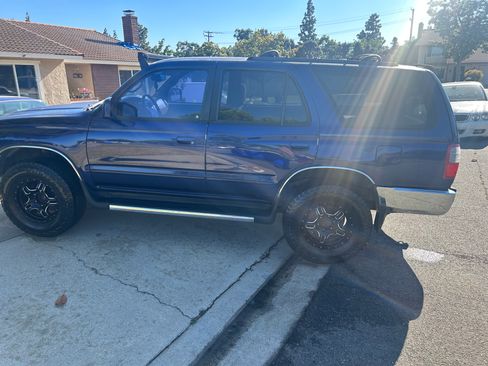 Used 1999 Toyota 4Runner SR5 RWD image 4