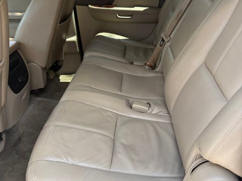 Used 2012 Chevrolet Suburban LT image 12