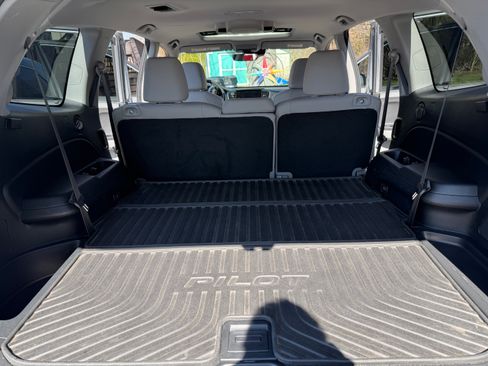 Used 2019 Honda Pilot Touring image 16