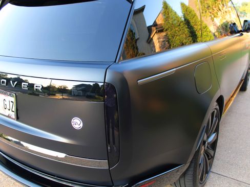 Used 2023 Land Rover Range Rover SV image 10