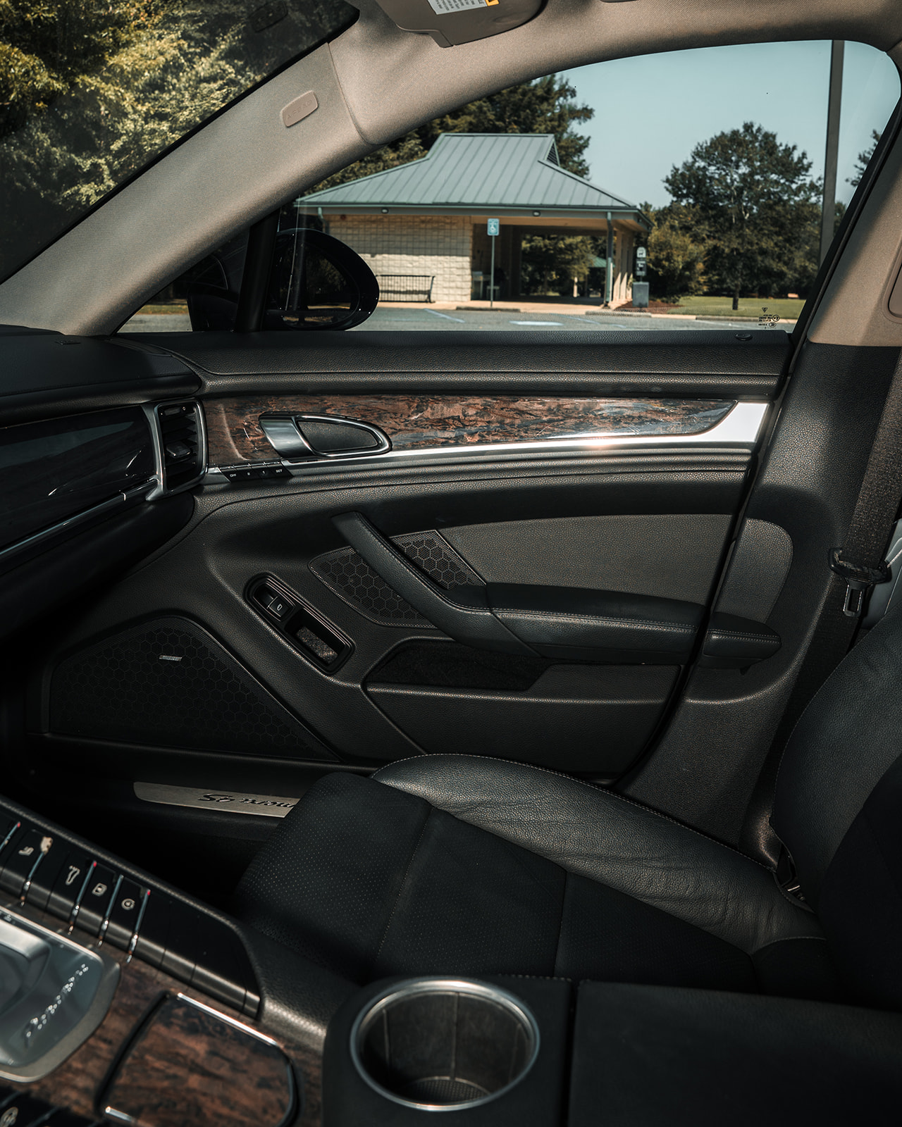 Used 2012 Porsche Panamera 4S image 25