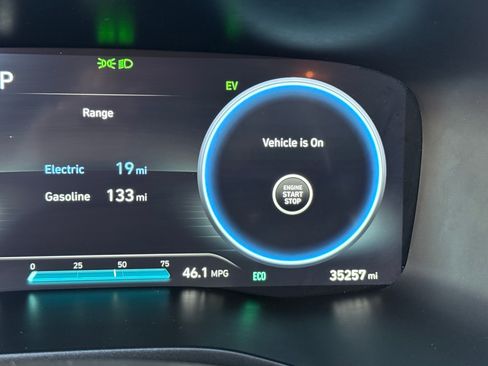 Used 2022 Hyundai Santa Fe SEL Convenience w/ Cargo Package image 12