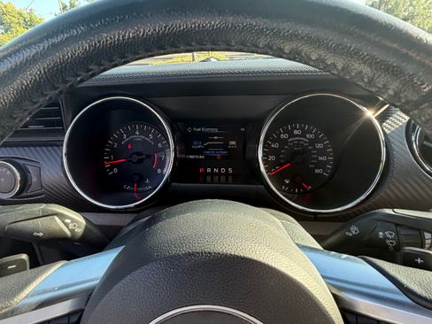 Used 2016 Ford Mustang Coupe RWD image 13