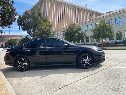 Used 2016 Honda Accord Sport image 10