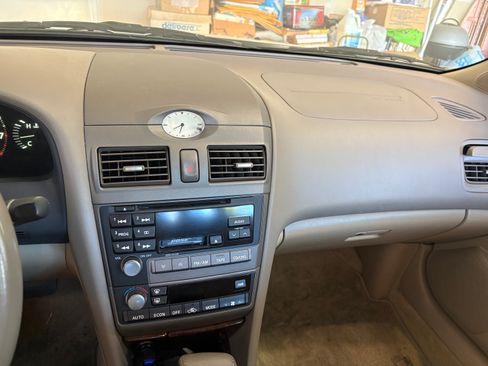 Used 2001 INFINITI I30 FWD image 11