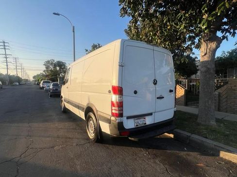 Used 2015 Mercedes-Benz Sprinter 2500 image 2