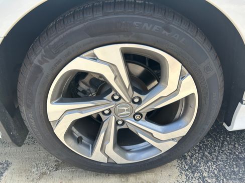 Used 2018 Honda Accord EX-L image 10