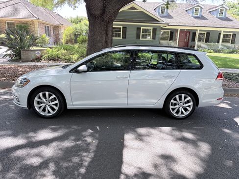 Used 2019 Volkswagen Golf SE FWD image 4