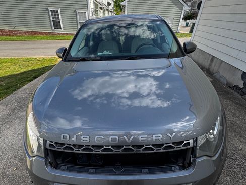 Used 2016 Land Rover Discovery Sport SE AWD/4WD image 2