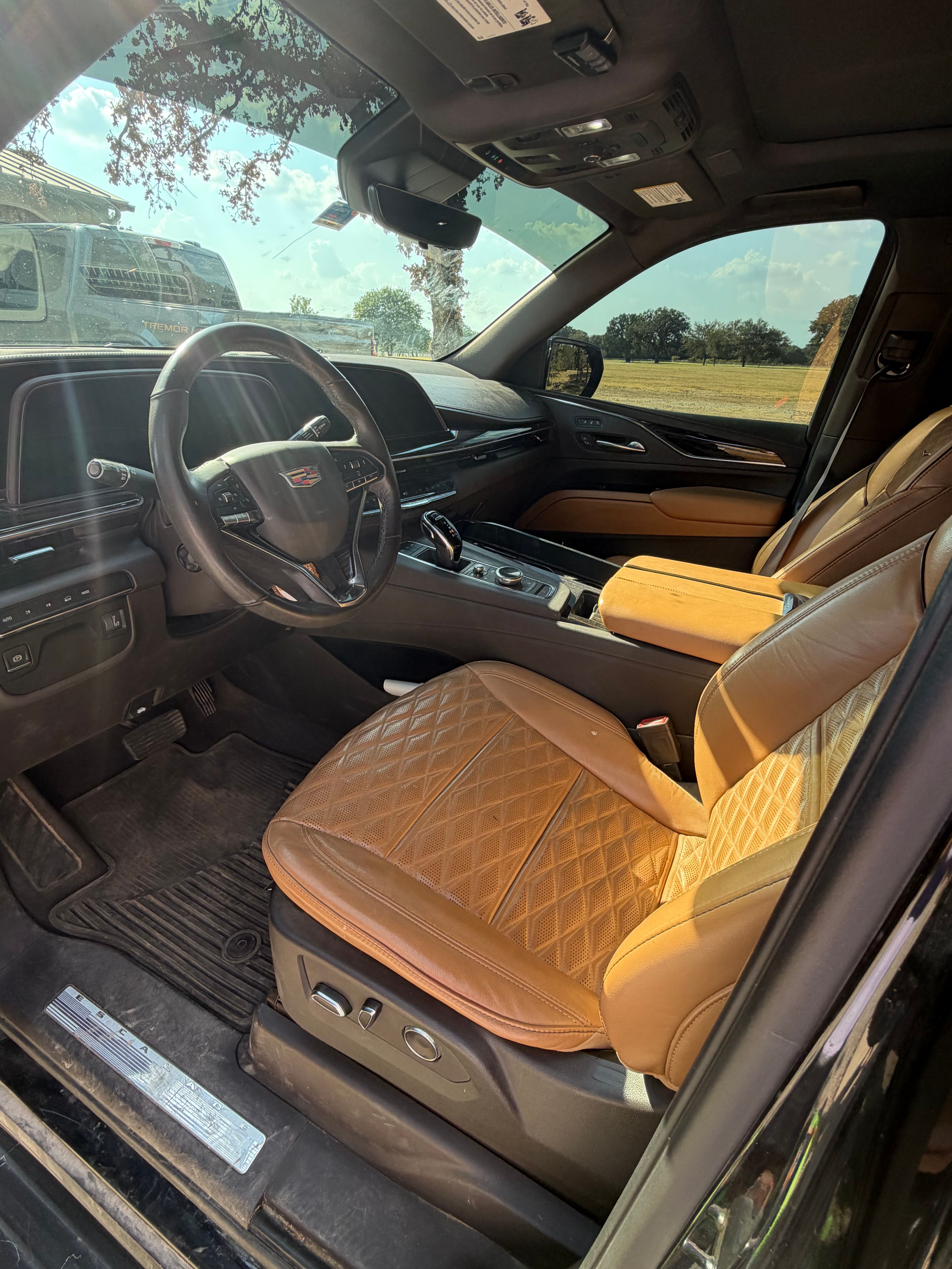 Used 2021 Cadillac Escalade ESV Premium Luxury AWD/4WD image 1