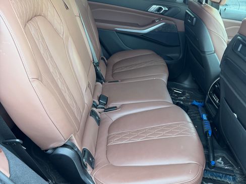 Used 2022 BMW X7 xDrive40i w/ M Sport Package image 12