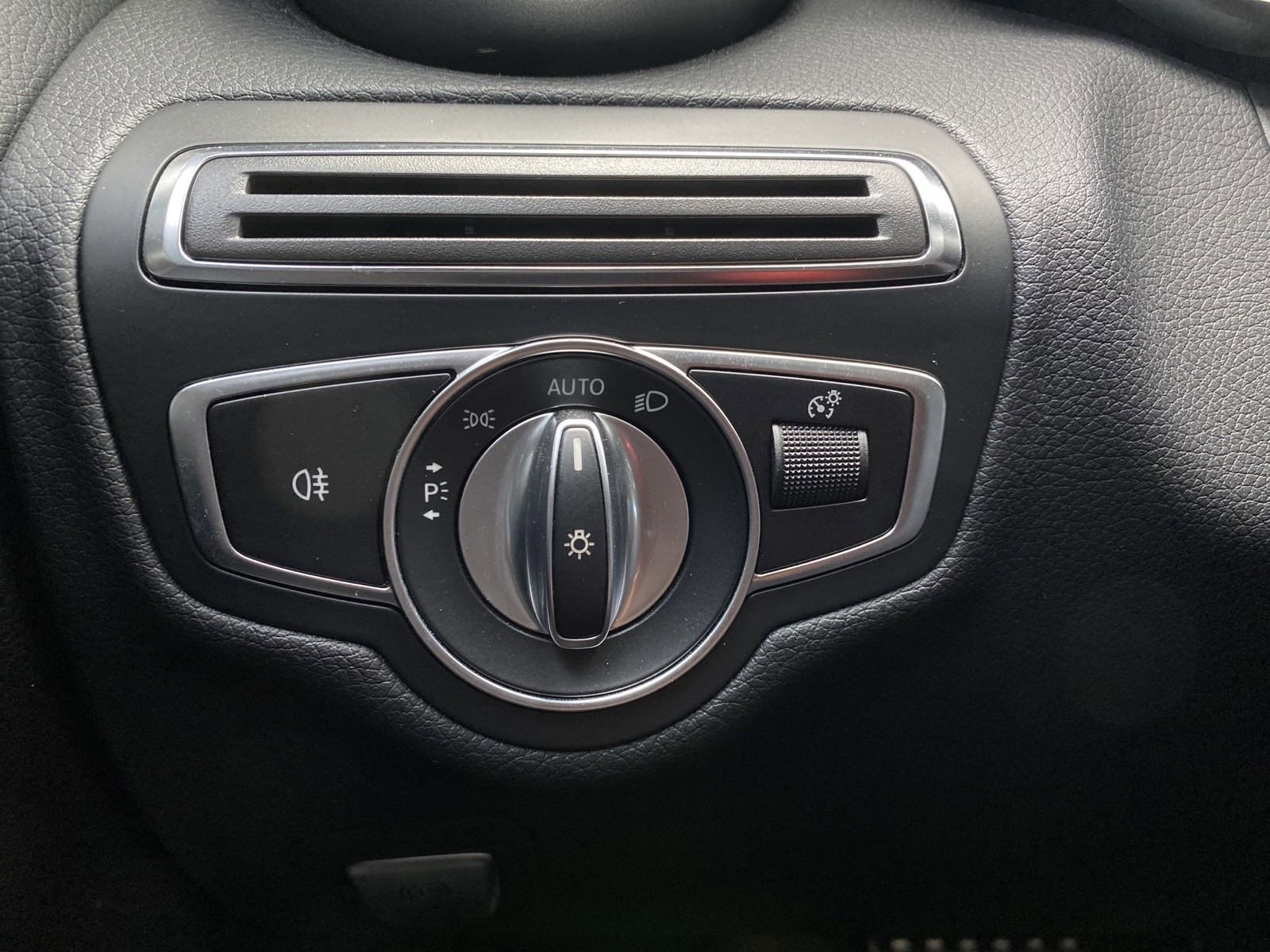 Used 2020 Mercedes-Benz C 300 Sedan image 19