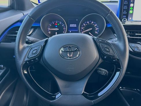 Used 2021 Toyota C-HR XLE FWD image 23
